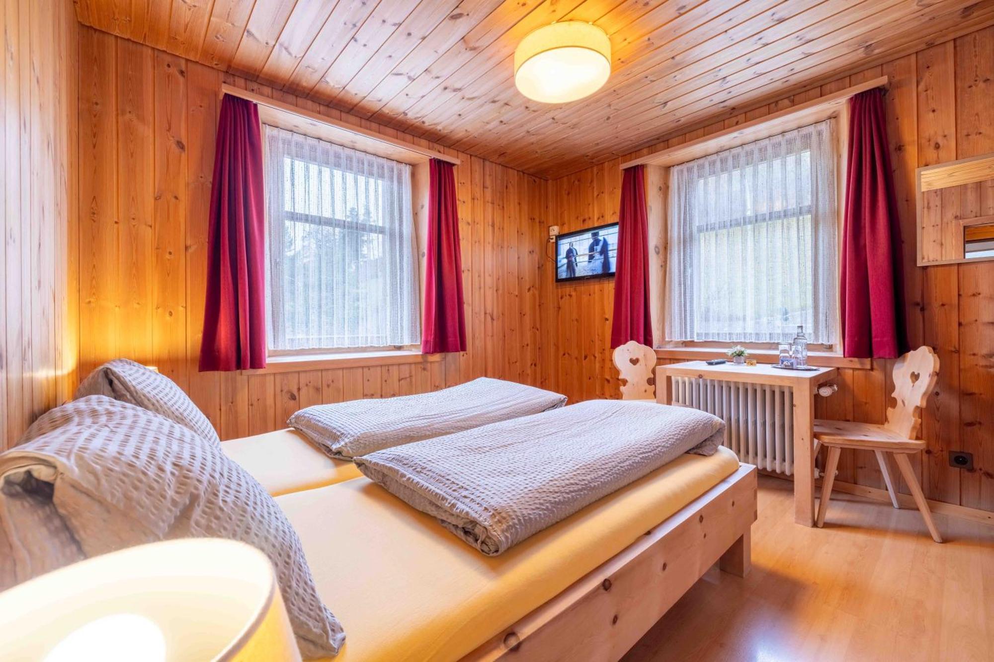 Garni Alpenrose - Grusaida Gasthof Scuol